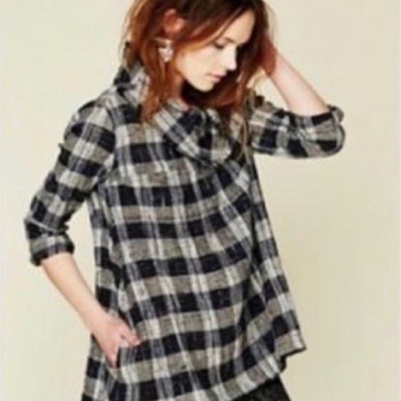 Free People Walk In The Park Plaid Tunic Cowl Neck Top Size Medium Black - Picture 3 of 5